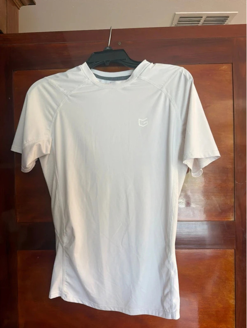 Gradual- White Athletic Performance T-Shirt – Size L